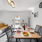 4 Bedroom Stunning Home In Vodice Vodice
