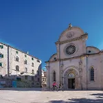 Lovely Home In Vodice With Wifi Apartment *