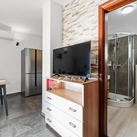 Appartement 4 Bedroom Stunning In