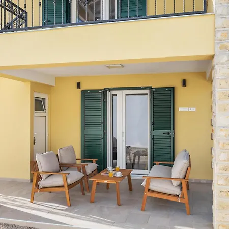 Appartement 4 Bedroom Stunning In Vodice