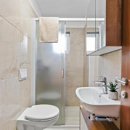 4 Bedroom Stunning In Vodice