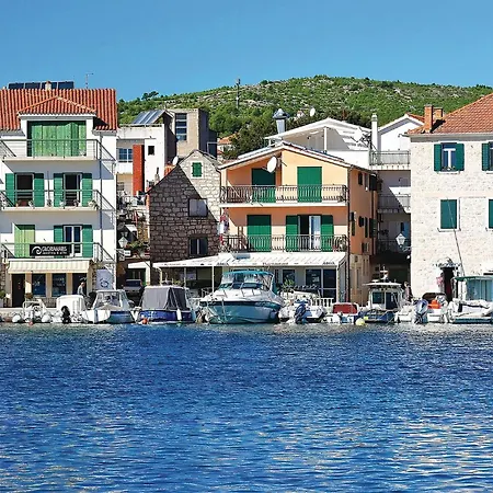 4 Bedroom Stunning Home In Vodice *