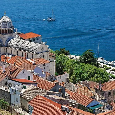 Apartment 4 Bedroom Stunning Home In Vodice *