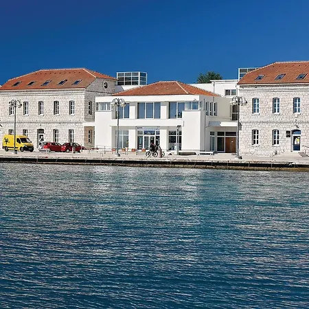 4 Bedroom Stunning Home In Vodice *