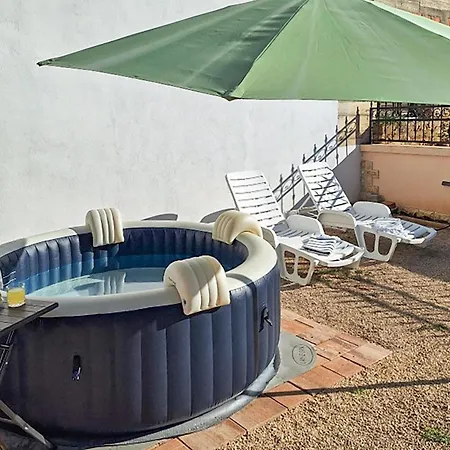 4 Bedroom Stunning In *