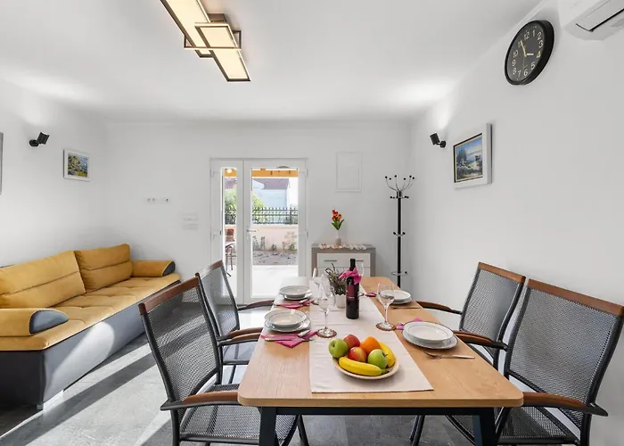 4 Bedroom Stunning In Vodice