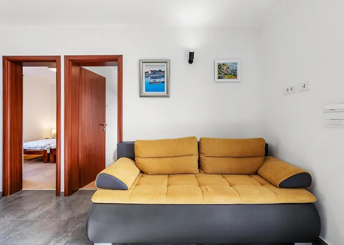 Appartamento 4 Bedroom Stunning In