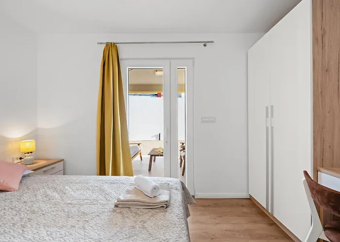 Appartamento 4 Bedroom Stunning In