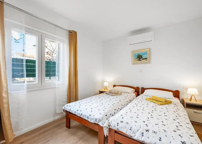 Appartamento 4 Bedroom Stunning In