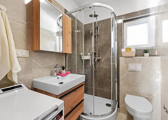 Appartamento 4 Bedroom Stunning In