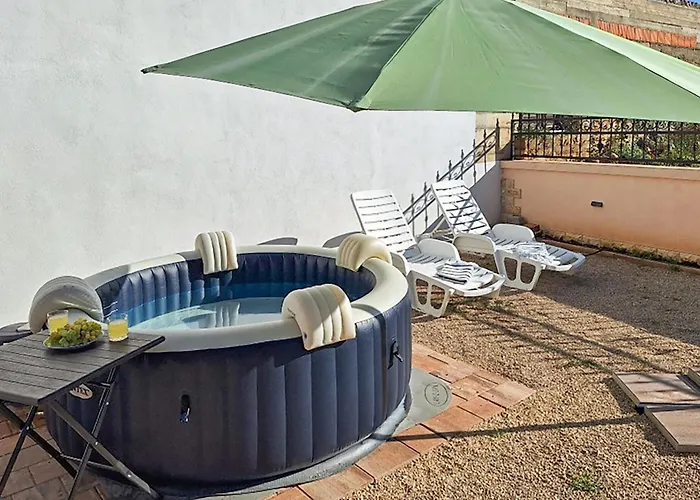 4 Bedroom Stunning In *