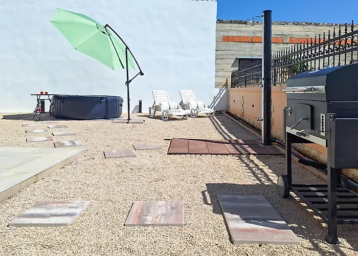 4 Bedroom Stunning In *